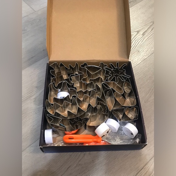 Halloween Pumpkin Carving Kit 
30Pcs - Picture 15 of 16